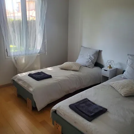 Maison 4 Piscine Et Jacuzzi וילה