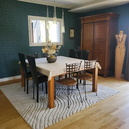 Maison 4 Piscine Et Jacuzzi וילה