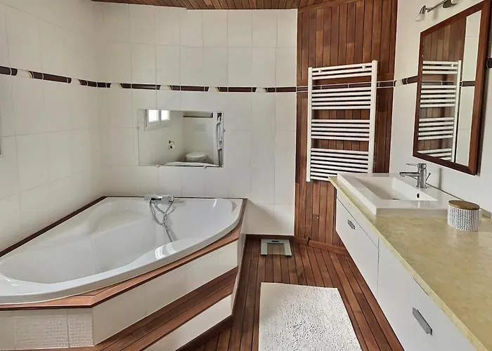 Maison 4 Piscine Et Jacuzzi Villa